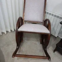 صندلی راک چوب نراد سالم وتمیز بدون ایراد