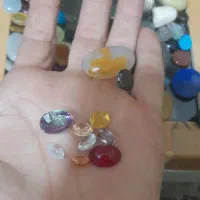 سلام  یه تعداد لوازم و سکه  و نگین  و ساعت موجود