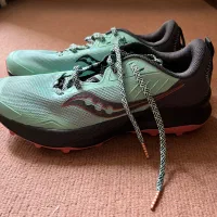 کتانی اورجینال  saucony  سایز ۴۱ نو