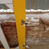 در برای کفتر یا مرغ