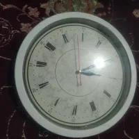 دوعدد ساعت دیواری