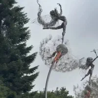 مجسمه سیمی قاصدک