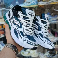 احساس راحتی با کتونی ساکونی«Saucony.OMNI«8
