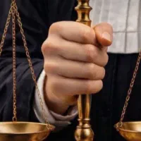 وکیل پایه یک دادگستری