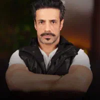 کاشت مو ابرو و ریش تارکوب