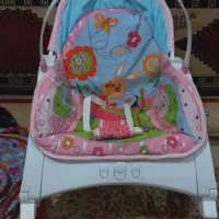 نی‌نی لای.قصری. صندلی غذا خوری بچه
