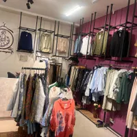 اجاره مغازه پوشاک فعال با تجهیزات کامل