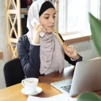 خانم منشی /آراسته /حقوق ثابت /پورسانت فقط4نفر