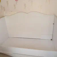 تخت نوجوان