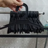 چوب لباسی پلاستیکی در حد نو