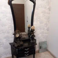 میز و آیینه