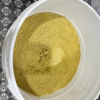سرلاک پرنده غذای پرنده