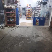 فروشنده سوپر مارکت