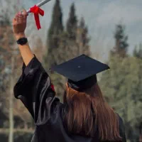 ثبت فیلم و عکس فارغ‌التحصیلی
