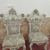 میز و دو تا صندلی