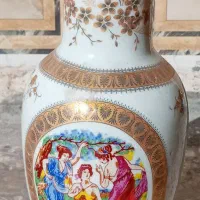 آینه، گلدان و