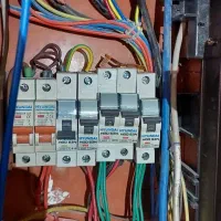 برق کار،خدمات برقی رفع اتصالی تلفن و برق و...