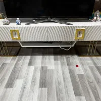 اینه کنسول و ساعت و میز تلویزیون