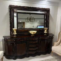 آیینه و کنسول