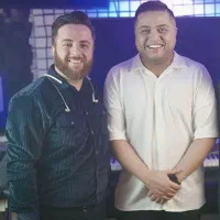 استودیو خوانندگی تمامی عکس ها از استدیو می باشد