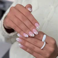 استخدام ناخنکار حرفه ای