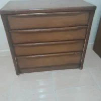 ۳ عدد دراور جنس چوب  یکی از آنها ۲کشو