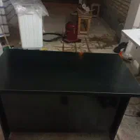 میز خیلی تمیز درحد نو