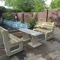 نیمکت و میز بتنی