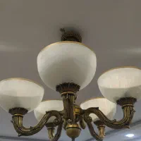 لوستر و کتیبه پرده