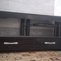 میز تلویزیون سالم وتمیز در حد نو