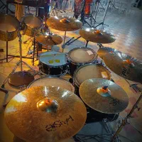 نوازنده جاز  درامز  .و ساز های کوبه ای.. دیجی