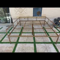 تخت اهنی