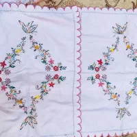 روبالشتی و رومیزی گلدوزی شده اصل