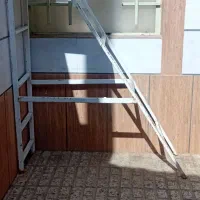 چهار پایه آهنی