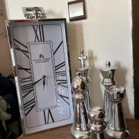 ساعت ایستاده اصل و مهره شطرنج نو