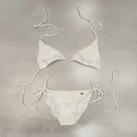 مایو برند لاگوست.