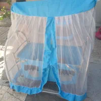 گهواره کودک فقط یک‌ونیم