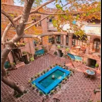 ۳ طبقه تکواحدی هر طبقه ۲۷۰ متری  ویلای (دربست)