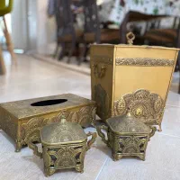 ست سطل و جای دستمال و یک جفت قندان پیوتر