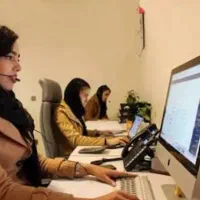 کارمند خانوم به صورت حضوری