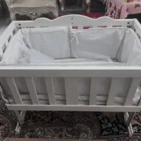 تخت کنار مادر