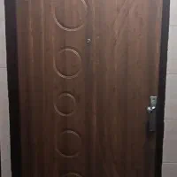 درب ورودی آپارتمان