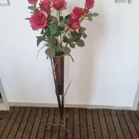 گل و گلدان فلزی