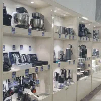 خانم فروشنده