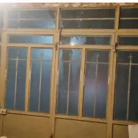 در پارکینگ آهنی