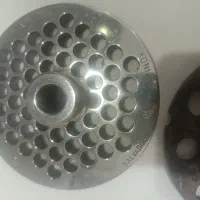 2عدد پنجره یا شبکه چرخ گوشت سایز 32