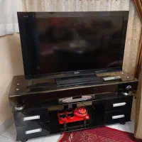 تلویزیون و میز تلویزیون سالم