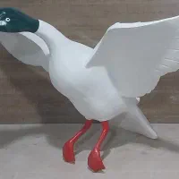 مجسمه مرغابی بزرگ برای آبنما