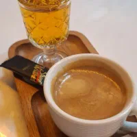 کار در کافه بستنی