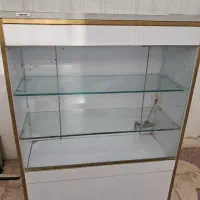 دوعدد ویترین سالم ام دی افی و تمام اهنی۳ت